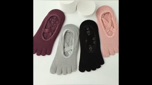 MATOUGUI - Kaos Kaki Yoga dan Pilates Anti Slip dengan Silikon: Tali Silang Profesional Cocok Tari Balet & Gym (Jari Terpisah)