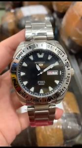 Seiko 5 Sports Automatic Stainless Steel Jam Tangan Pria Elegan dengan Strap Stainless Steel dan Dial Hitam