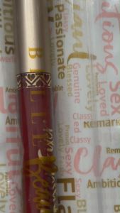 Son kem lì dưỡng ẩm lâu trôi BELLE Beauty BY KIM GRAVEL TRUE RED Kisser Fixer LIP GLOSS giảm lão hóa làm mịn môi của Mỹ