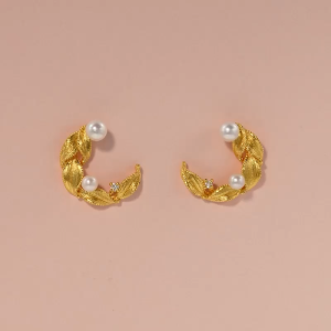 Chow Sang Sang 周生生 999.9 24K Pure Gold MINTYGREEN Pearl and Diamond Earrings for Women 95793E
