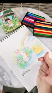 [READY] Aimilo Crayon Set Krayon Plastik 12/24 Warna Cerah Bentuk Segitiga Ergonomis Tidak Beracun