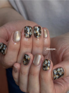 Moon New Early Spring High-End White Enhancing Black Retro Mini Gold Flower Glass Bead Cats Eye Handmade Wearable Nail Short Style