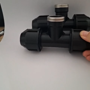 Tê nối ống HDPE DN25x3/4 ren trong 3 đầu | T nối PE siết gioăng chống rò rỉ - Thương hiệu Lesso