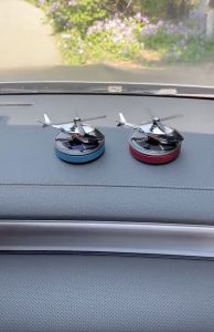 Dụng cụ khuếch tán nước hoa trên xe hơi hình máy bay trực thăng có đèn dùng năng lượng mặt trời