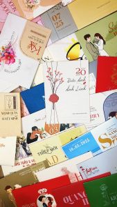 BTD102-305 - Thiệp cưới dạng đứng 12.6x17.6cm chất liệu giấy Kem NK230gsm 1MF (đã bao gồm in nội dung)