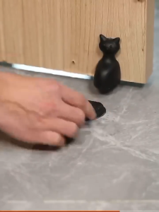 【SG】Magnetic Door Stops Non-punch Cute Animal Shaped adjustable suction anti-collision door stop Silent Thickened