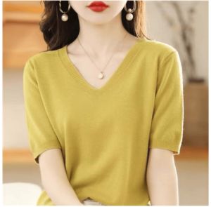 V-Neck Loose Fit Versatile Cropped T-shirt