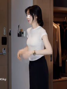 Áo Thun Nữ Tay Ngắn Ôm Vừa Vặn Màu Trắng Cổ Tròn Dài Ngắn Mùa Thu Phong Cách Hàn Quốc Polyester Thường Ngày