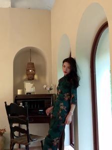 Áo Dài Trẻ Trung Truyền Thống Cho Phụ Nữ Elegance and Grace For Daily Show Performances