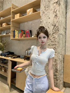 เสื้อยืดคอกลมแขนสั้นทรงหลวมสำหรับผู้หญิง ทรงเข้ารูป ลายทางสีฟ้า สวมใส่สบาย กระดุมแถวเดียว ทรงหลวม สวมใส่สบาย ลำลอง