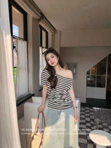 เสื้อยืดไหมน้ำแข็งแขนสั้นไหล่เดียวสำหรับผู้หญิง AeoAlways Pure Desire ทรงหลวม สไตล์เกาหลี ฤดูร้อน 2025 ลายทาง