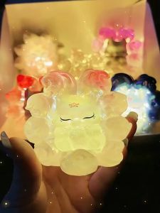 Mô Hình Cửu Vĩ Cáo Nhỏ Ôm Ngọc Phát Sáng Trang Trí