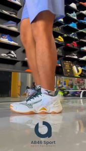 Sepatu Voli Mizuno Momentum 3 Low Super Premium Sepatu Olahraga Pria Sepatu Voli Volley Ball