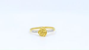 Happy Jewelry: แหวนเพชรของแท้ ดอกกุหลาบ เพชรแท้เกสร ทองแท้ 9k (37.5%) ME704