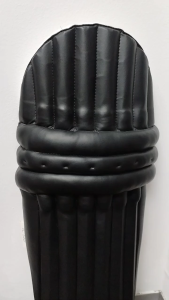 New Balance TC 560 Cricket Batting Pads - (Mens) (Black)