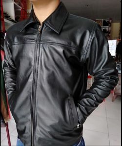 Jaket kulit kambing selembut kulit domba model kerah kemeja.. GARANSI 100% UANG KEMBALI JIKA JAKET BUKAN KULIT ASLI.