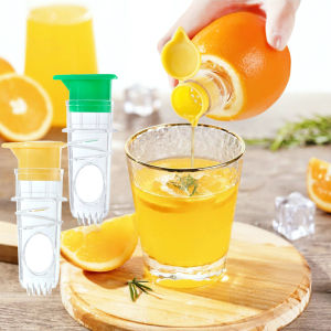 Manual Spiral Juicer Portable Handheld Lemon Squeezer Compact Citrus Juicer Plastic Body Kitchen Tool for Everyone