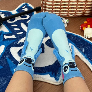 ถุงเท้าแม่เหล็กดิสนีย์ลายสติทช์ ถุงเท้าการ์ตูนสุดสนุก แฟชั่นนุ่มสบาย สร้างสรรค์ สำหรับผู้ใหญ่และเด็ก ของขวัญคริสต์มาส