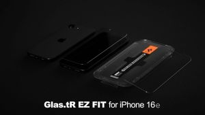 Spigen iPhone 17e/16e/14/13 Pro/13 Glas. tR EZ Fit HD Sensor Open (1 Pack)