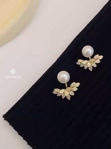 Bông tai nữ chuôi bạc 925 Eleanor Accessories khuyên tai hình đôi cánh ngọc trai nhân tạo phụ kiện trang sức 4976