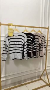 Atasan Blaster Rajut Strip Belah Samping / Pakaian Rajut Wanita Lengan Panjang / Blus Rajut Garis
