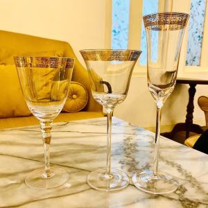 Handmade European Style Vintage Luxury Hollow Gold Rim Red Wine Champagne High Footed Glass Cup Pure Craftsmanship Design