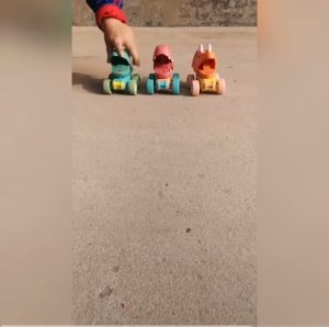 Mainan Mobil dinosaurus berjalan Dinosaur Car Series Y1 33 / Dinosaurus Pencet Jalan