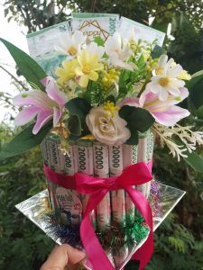 Money cake/ Money tower/ Hadiah spesial/ kado hari ibu/ kado Anniversary