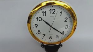 Jam Dinding Quartz Besar Jumbo Elegan Aestetik Mewah Silver Gold Chrome Kamar Ruang Tamu 35cm Dekko