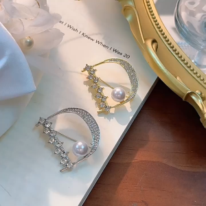 Kerongsang Tudung Brooch Wanita Raya Kebaya Pin Jarum Bahu Besar Selendang Gift Hadiah Alphabet Abjab Huruf