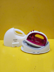 Bàn ủi (bàn là) hơi nước không dây nội địa Nhật Panasonic NI-WL401 (13521)_Hàng nội địa Nhật đã qua sử dụng điện 100V