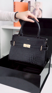 CEKA PREMIUM Tas Wanita Slingbag Tas Selempang Wanita Kekinian - Mamibelle Bag