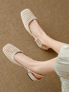 2024 Summer New French Beautiful Breathable Woven Toe Roman Sandals mid Heel Womens Skirt Fashionable Casual Knot Ankle Strap