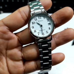 Đồng hồ nữ dây thép Falcon Q&Q size 31mm có lịch second hand si Nhật