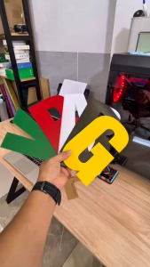 CHỮ MICA MÀU ĐỎ CAO 20CM CẮT THEO YÊU CẦU – MICA MI LOAN DÀY 2MM.làm bảng hiệu backdrop chữ trang trí chữ gắn logo