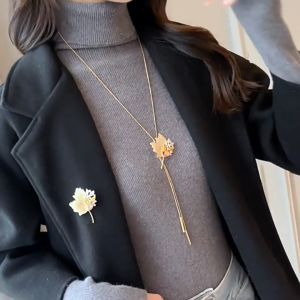 Essentials✨Bros Daun Maple Yang Halus/Bros Kemeja Jas/Pin Bros Yang Stylish Dan Elegan Bahan Paduan COD