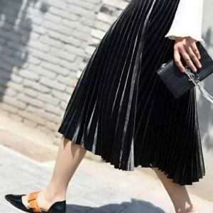 Rok Bludru Pendek & Rok Velvet 7/8 Midi: Gaya Korea yang Elegan