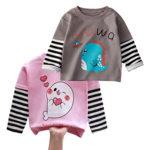 เสื้อวอร์มผ้าฝ้ายเสื้อยืดคอกลมคอกลมสำหรับเด็กผู้ชายลายทางลายการ์ตูนปลอมสองชิ้นสำหรับฤดูใบไม้ผลิและฤดูใบไม้ร่วงเสื้อผ้าลำลอง