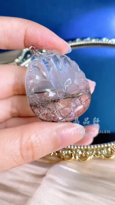 [现货] 蓝兔毛共生黑发晶狐仙吊坠 3.9×3.1cm｜智慧洞察 × 守护能量 × 情感平衡｜Blue Rabbit Hair & Black Rutilated Quartz Fox Pendant