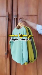 Blouse Vneck Airflow Polos: Pilihan Elegan untuk Acara Sehari-hari