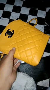 Tas Selempang Wanita Mahkota Kunci Tali Rantai Anyam Terbaru