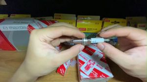 4 Bugi Denso xe Toyota Vios Yaris Altis 2006-2015 ren 14 than (niken) chân ngắn Q16-U