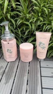 Sữa tắm Weilaiya tinh chất hoa trà 450ml Lvy Shop hương thơm ngọt ngào dưỡng trắng da căng bóng