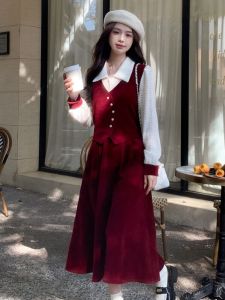 ชุดเดรสยาวผ้ากำมะหยี่สีแดงสไตล์ฝรั่งเศส แขนยาว ทรงเอ กระโปรงทรงเอ ฤดูใบไม้ผลิ 2024 ชุดเดรสยาวปานกลาง