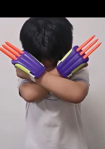 Mumystation Carrot Wolverine Claw 3D Gravity Carrot Claw Toys Superhero Marvel X-Men Retractable Magic Toy Boy Toys