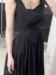 ชุดเดรสยาวทรงเอผ้าฝ้ายคอวีปักลายแขนกุดสำหรับผู้หญิง ทรงเข้ารูป ทรงสลิมฟิต ดีไซน์เก๋ไก๋ ฤดูใบไม้ผลิและฤดูร้อน ชุดเดรสยาว