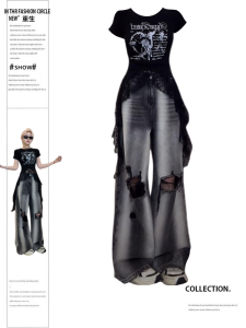 เสื้อยืดผู้หญิงสไตล์อเมริกันพร้อมเข็มขัดผ้าลูกไม้พิมพ์ลายฤดูร้อนใหม่ ดีไซน์เก๋ไก๋ แขนกุด คอวี ทรงหลวม