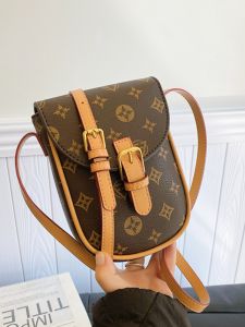 Summer Mini Womens Phone Bag Floral Single Shoulder Crossbody Bag Versatile High-End Feelings Magnetic Buckle Closure Handbag