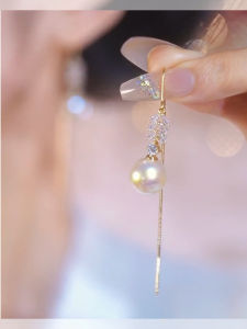 ต่างหูไข่มุกแฟชั่นหรูหราแบบใหม่ปี 2023 สำหรับผู้หญิง ต่างหูใบไม้ประดับเพชรเล็กประดับเลื่อมสไตล์เกาหลี ต่างหูแฟชั่น