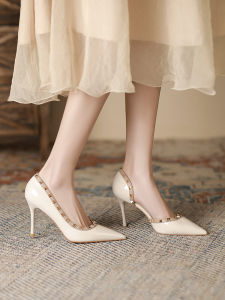 รองเท้าส้นสูงแบบฝรั่งเศสสไตล์ใหม่สำหรับฤดูใบไม้ผลิและฤดูร้อน รองเท้าส้นเดี่ยวแบบสวมหัวแหลมแบบอเนกประสงค์สำหรับผู้หญิง